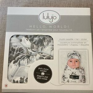 Lulujo Muslin Swaddle & Hat Set, NEW with tags!